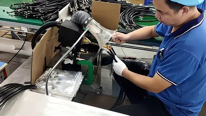 高频焊接机，轻松实现接线端子锡焊，让你的工作更轻松